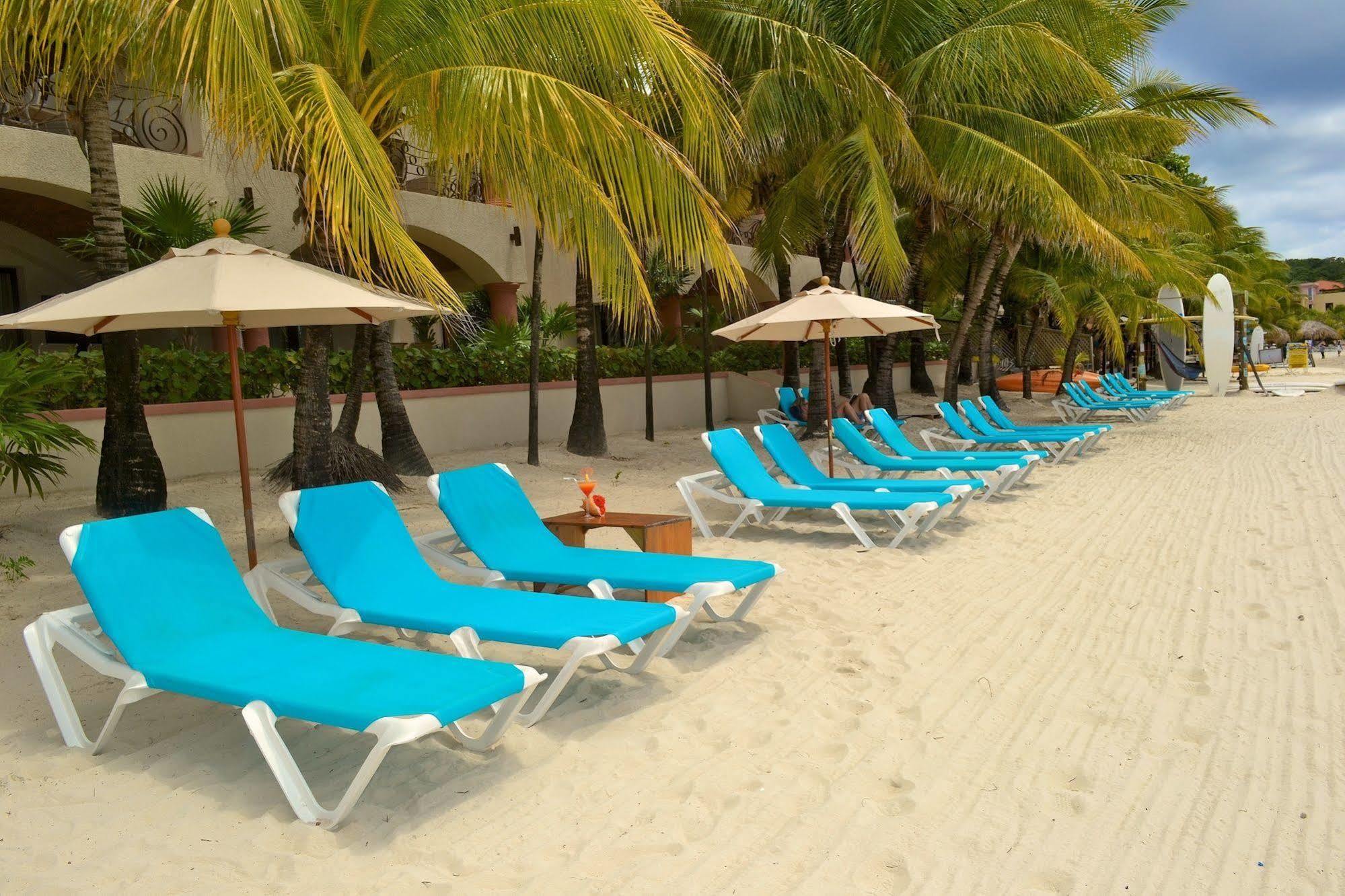 Las Sirenas Hotel And Condos 西湾 外观 照片
