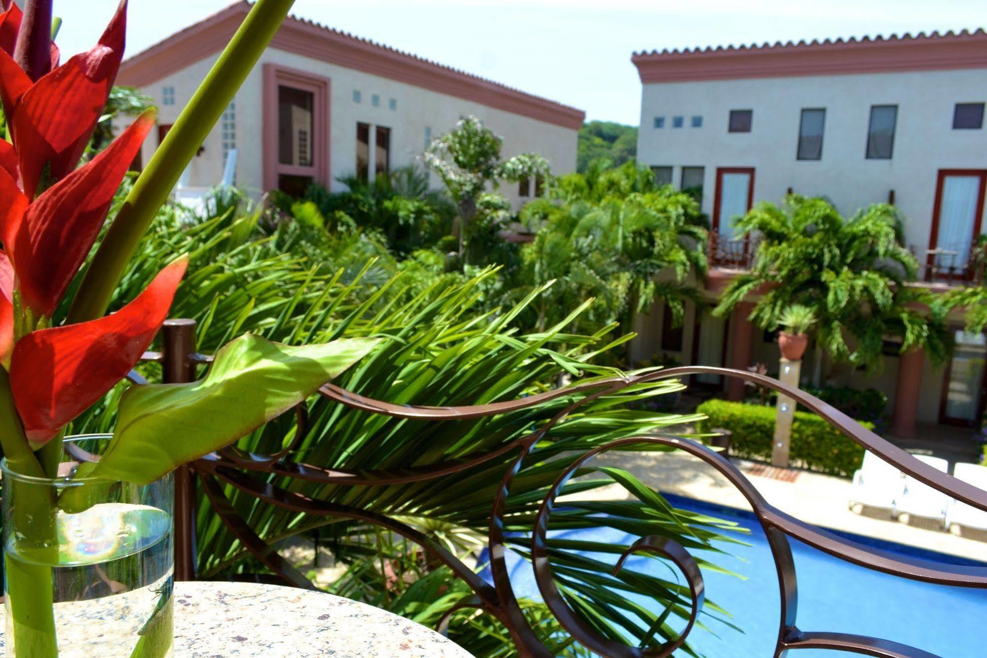 Las Sirenas Hotel And Condos 西湾 外观 照片