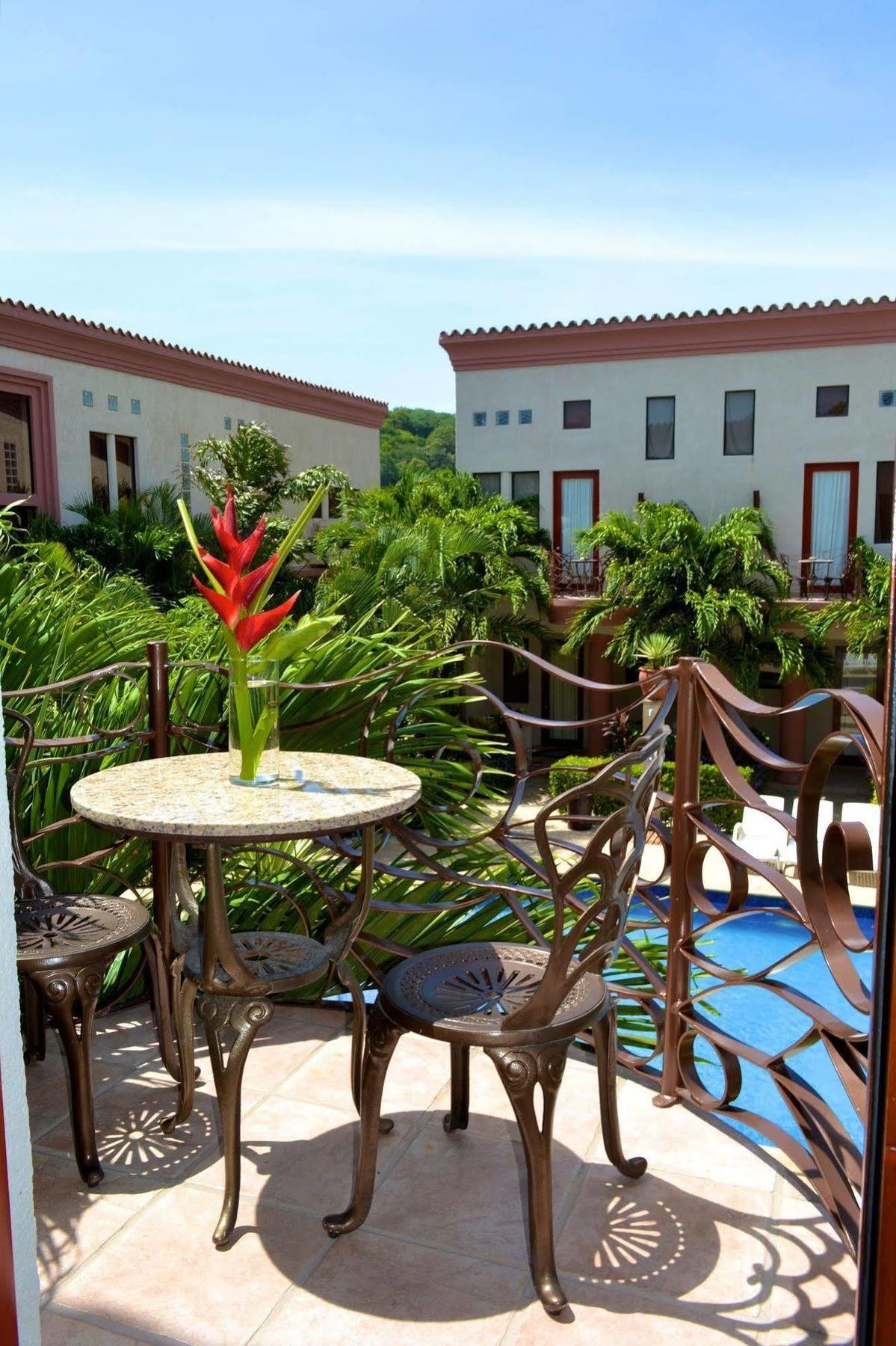 Las Sirenas Hotel And Condos 西湾 外观 照片